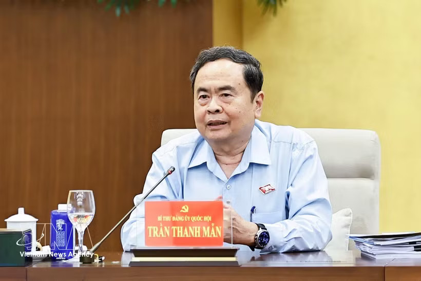 Secretary of the National Assembly (NA) Party Committee and NA Chairman Tran Thanh Man speaks at the meeting to give opinions on the establishment of a specialised research unit under the NA Party Committee and the Department of Digital Transformation under the NA Office (Photo: VNA)