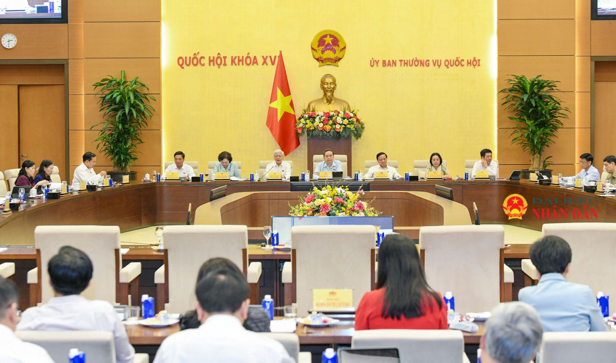toan-canh-cuoc-lam-viec.1.jpg