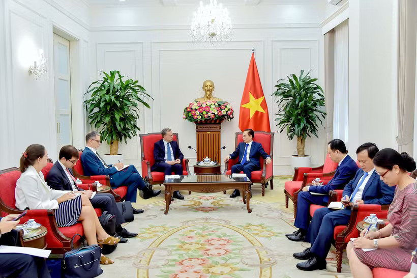 Foreign Minister Le Hoai Trung meets with French Ministry for Europe and Foreign Affairs, in Hanoi on July 8, 2026. (Photo: Ministry of Foreign Affairs)