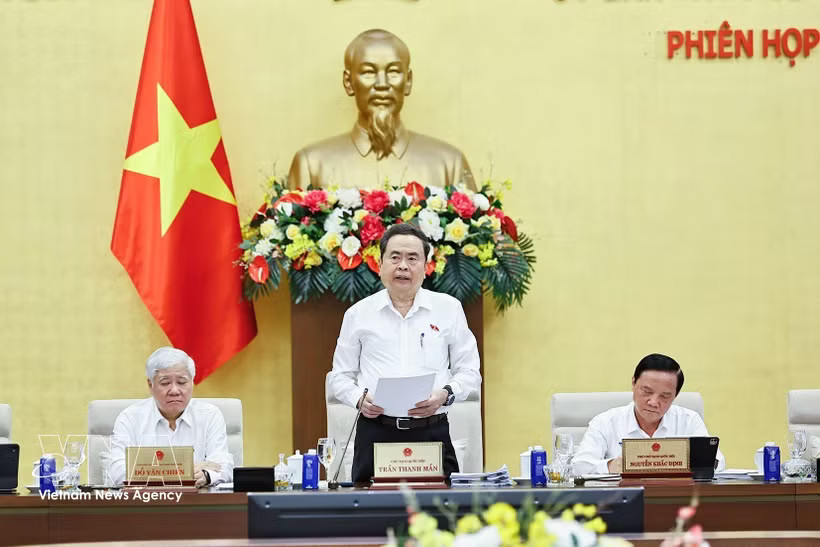 NA Chairman Tran Thanh Man speaks at the session. (Photo: VNA)