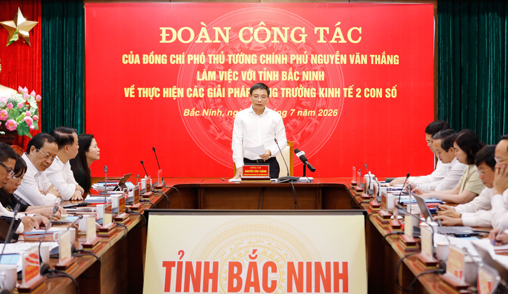 7-w7a8222-bac-ninh-thu-hut-dau-tu-cong-nghiep-tang-truong-hai-con-so-nong-nghiep-thuong-mai-dich-vu-dien-nang-phat-bieu.jpg