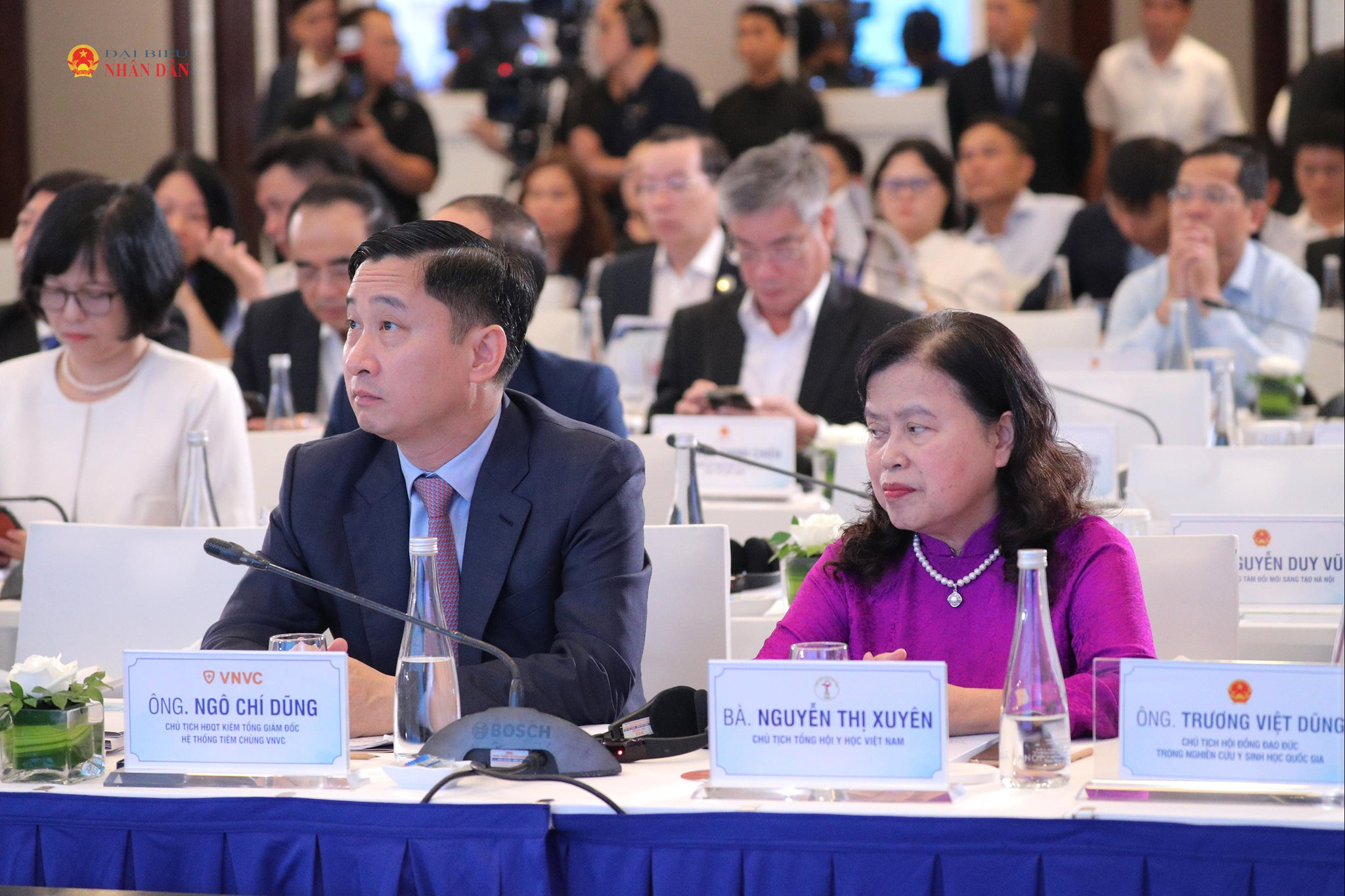 Các đại biểu dự 4