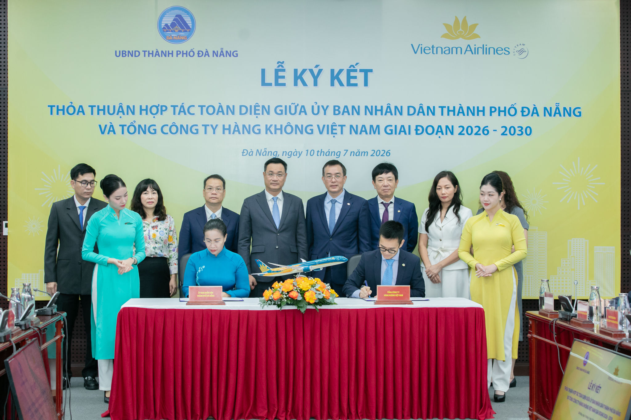 1. Vietnam Airlines và UBND TP Đà Nẵng ký kết thỏa thuận hợp tác toàn diện giai đoạn 2026-2031