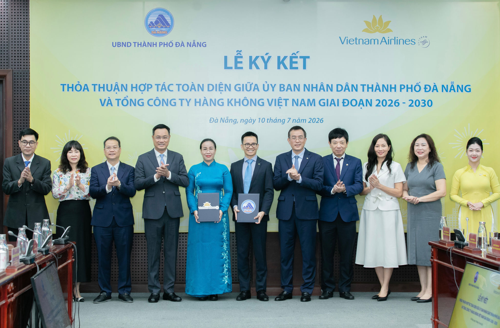 2. Hai bên sẽ tiếp tục phối hợp trong các lĩnh vực hàng không, du lịch, thương mại và đầu tư, đồng thời tăng kết nối và quảng bá hình ảnh thành phố trên thị trường trong nước và quốc tế