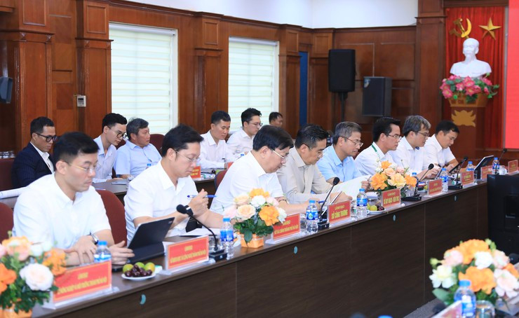 Các đại biểu dự cuộc làm việc