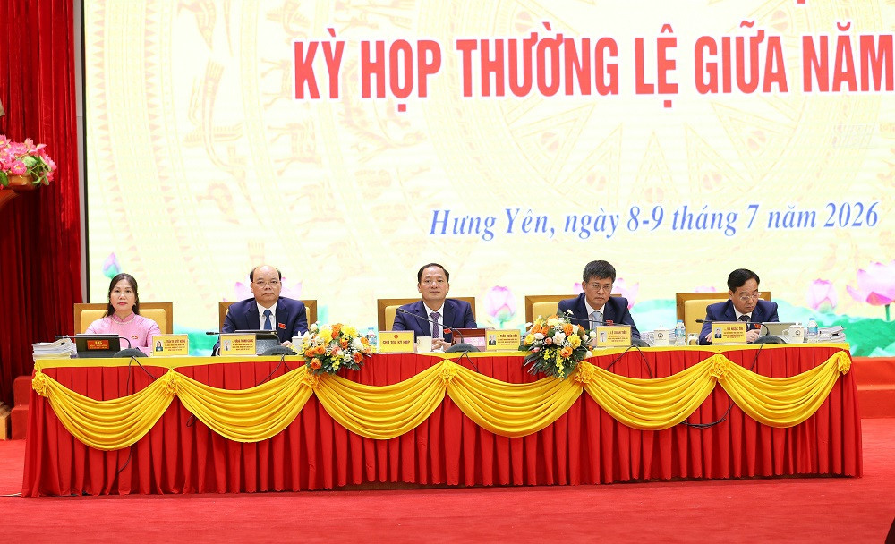 cac-dong-chi-lanh-dao-hdnd-tinh-dieu-hanh-ky-hop_.jpeg