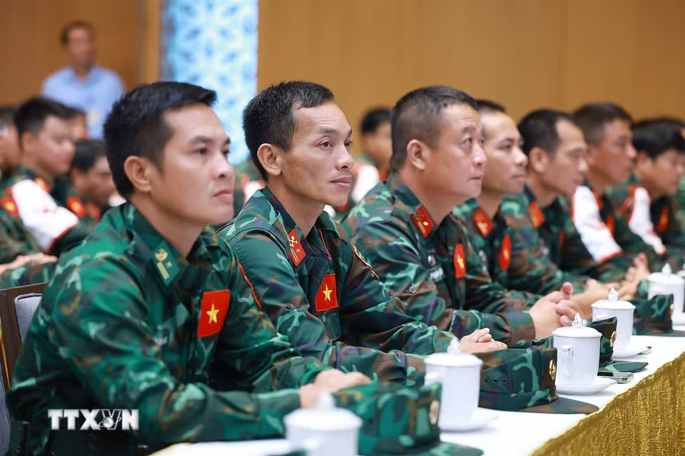 af4433972e7f98f62-_ttxvn-thu-tuong-du-le-tuyen-duong-doan-cong-tac-ho-tro-venezuela-khac-phuc-hau-qua-dong-dat-1107-4.jpg.avif