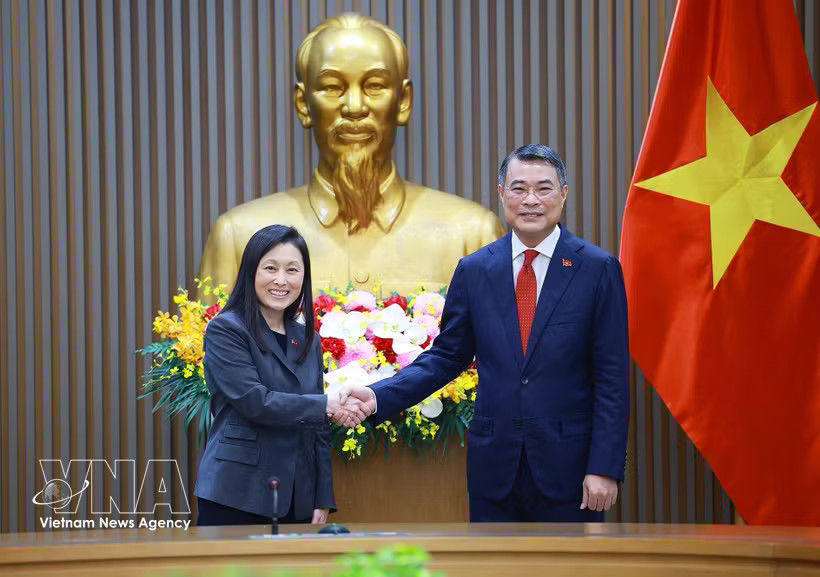 Prime Minister Le Minh Hung and Jennifer Wicks, US Ambassador to Vietnam, in Hanoi on July 13, 2026. (Photo: VNA)