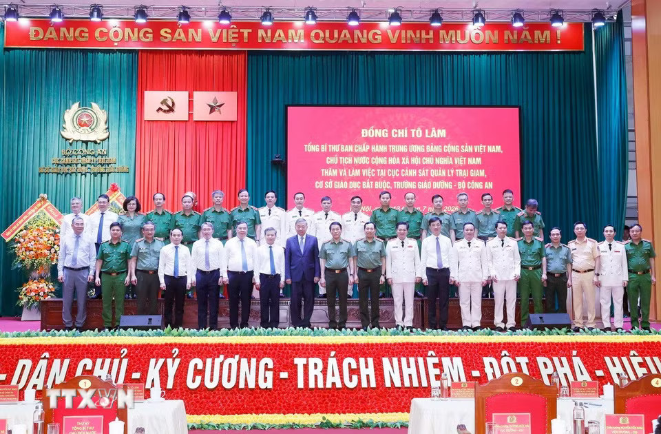 thu-chu-tich-nuoc-tham-lam-viec-voi-cuc-canh-sat-quan-ly-trai-giam-co-so-giao-duc-bat-buoc-truong-giao-duong-15-resize.jpg.avif