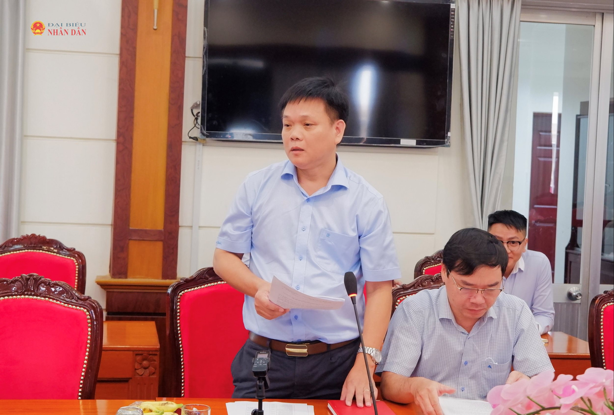 Phó Giám đốc Sở Xây dựng TP. Hồ Chí Minh Khải Quốc Bình báo cáo tại hội nghị. Ảnh: Hoa Lê