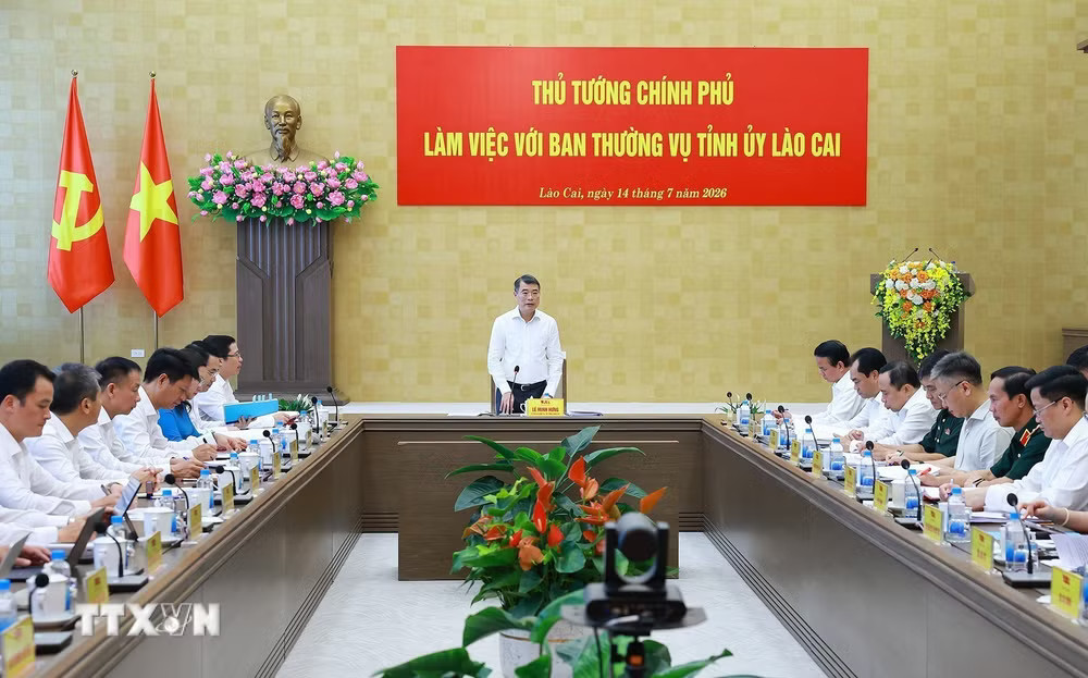 ttxvn-thu-tuong-lam-viec-voi-ban-thuong-vu-tinh-uy-lao-cai-14-4.jpg