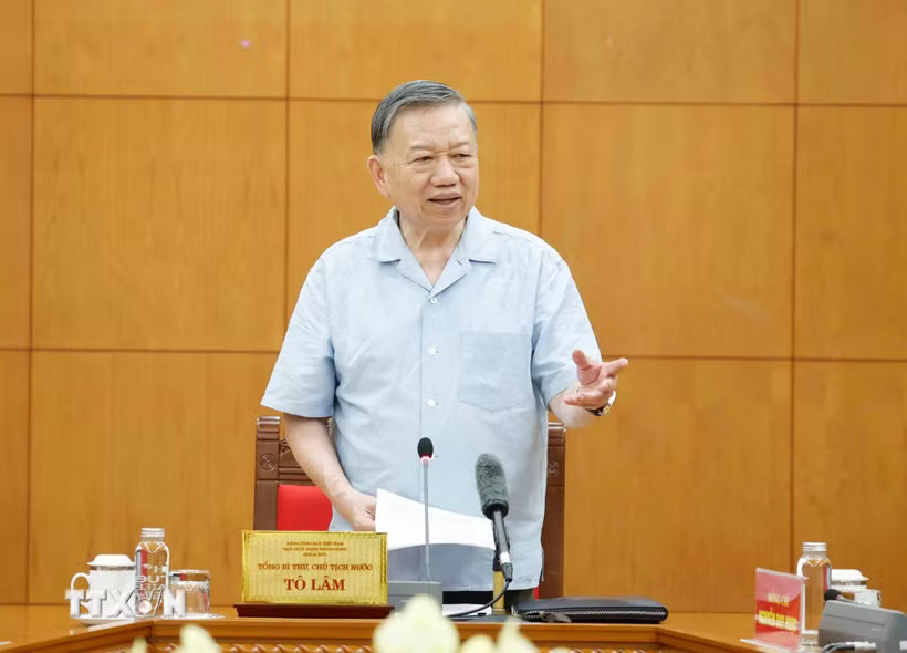 e4b659dee721fcebdacae4d8ff5a0ff03fd4c50648f60f34f2ab1433b7-_ttxvn-1407-tong-bi-thu-chu-tich-nuoc-cong-nghiep-dong-tau-7.jpg.avif