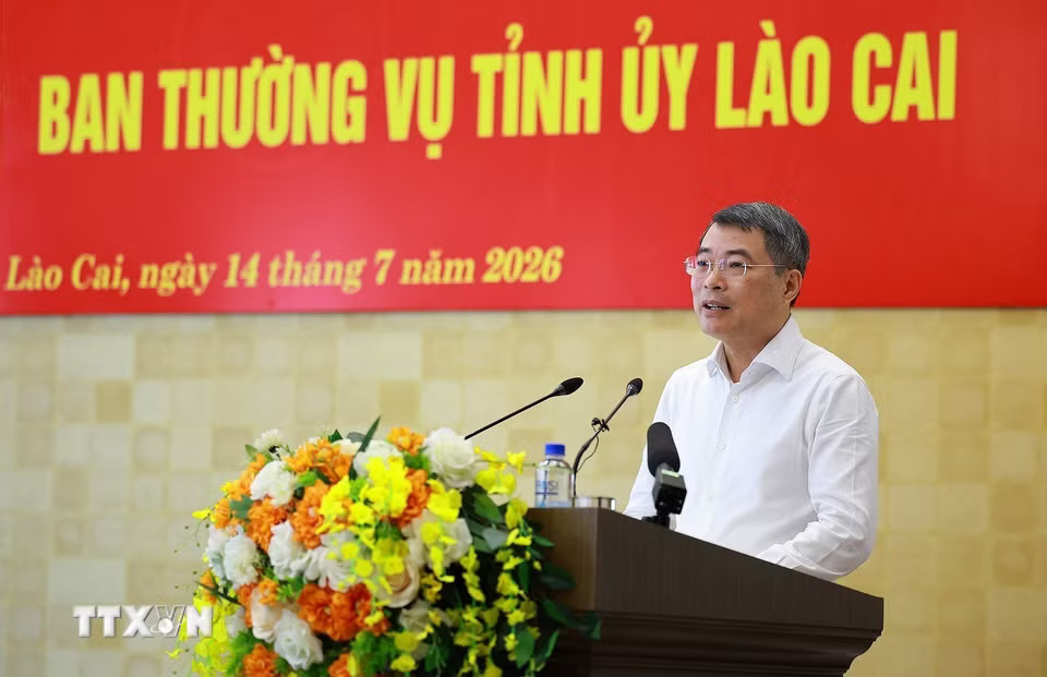 f6aca44eeff28e2e431c119875034e774c08da0653e1f2df1398e2-_ttxvn-thu-tuong-lam-viec-voi-ban-thuong-vu-tinh-uy-lao-cai-14-8.jpg.avif