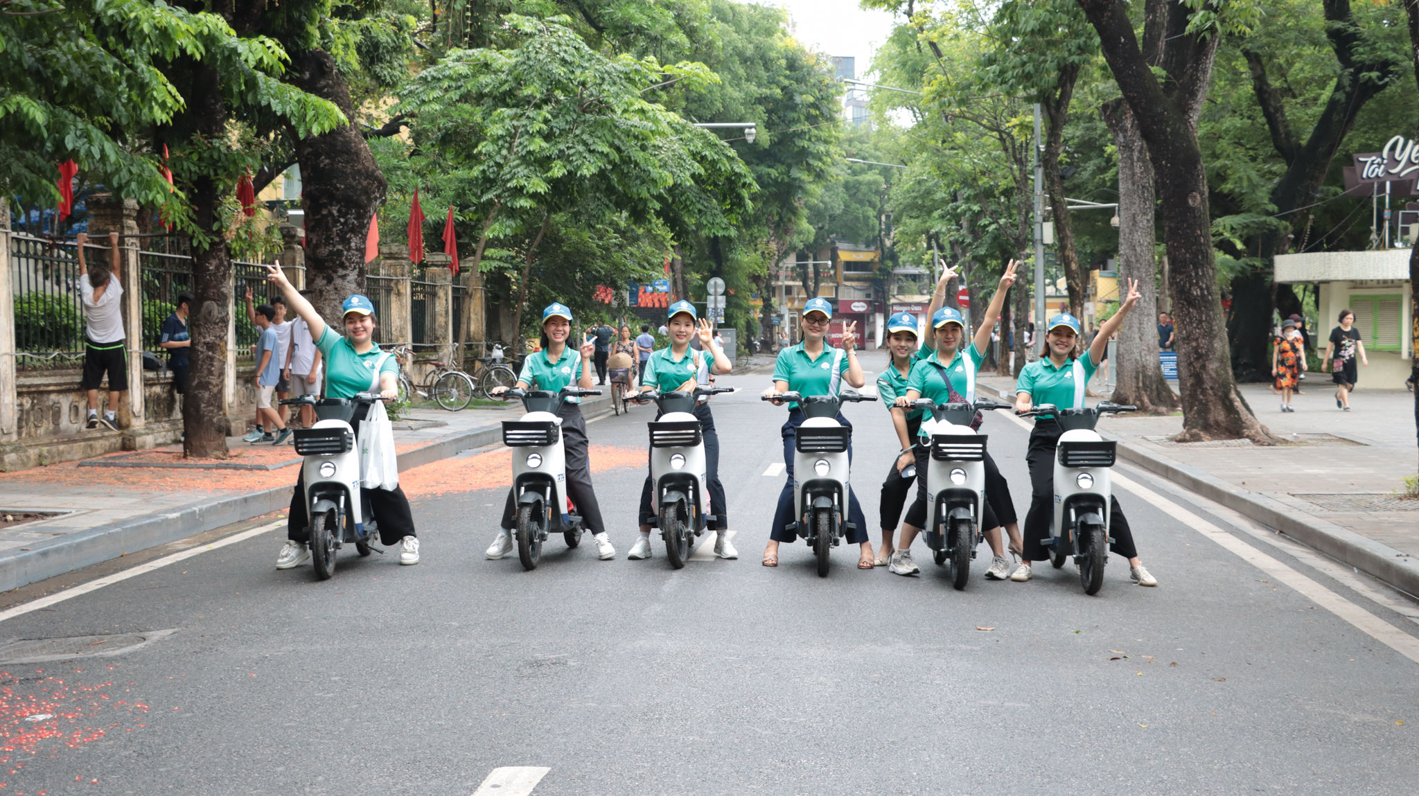 Thành phố Hà Nội thúc đẩy chuyển đổi xanh, sử dụng xe điện trong giai đoạn mới. Ảnh. D.Lãnh