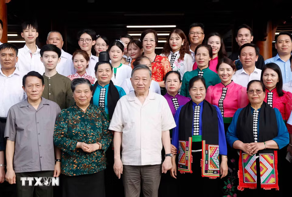 fbf145ff42e7bd8c9981109b302f8831e86118d8e5-_ttxvn-tong-bi-thu-chu-tich-nuoc-to-lam-tham-dong-chi-tong-thi-phong-8889589.jpg.avif