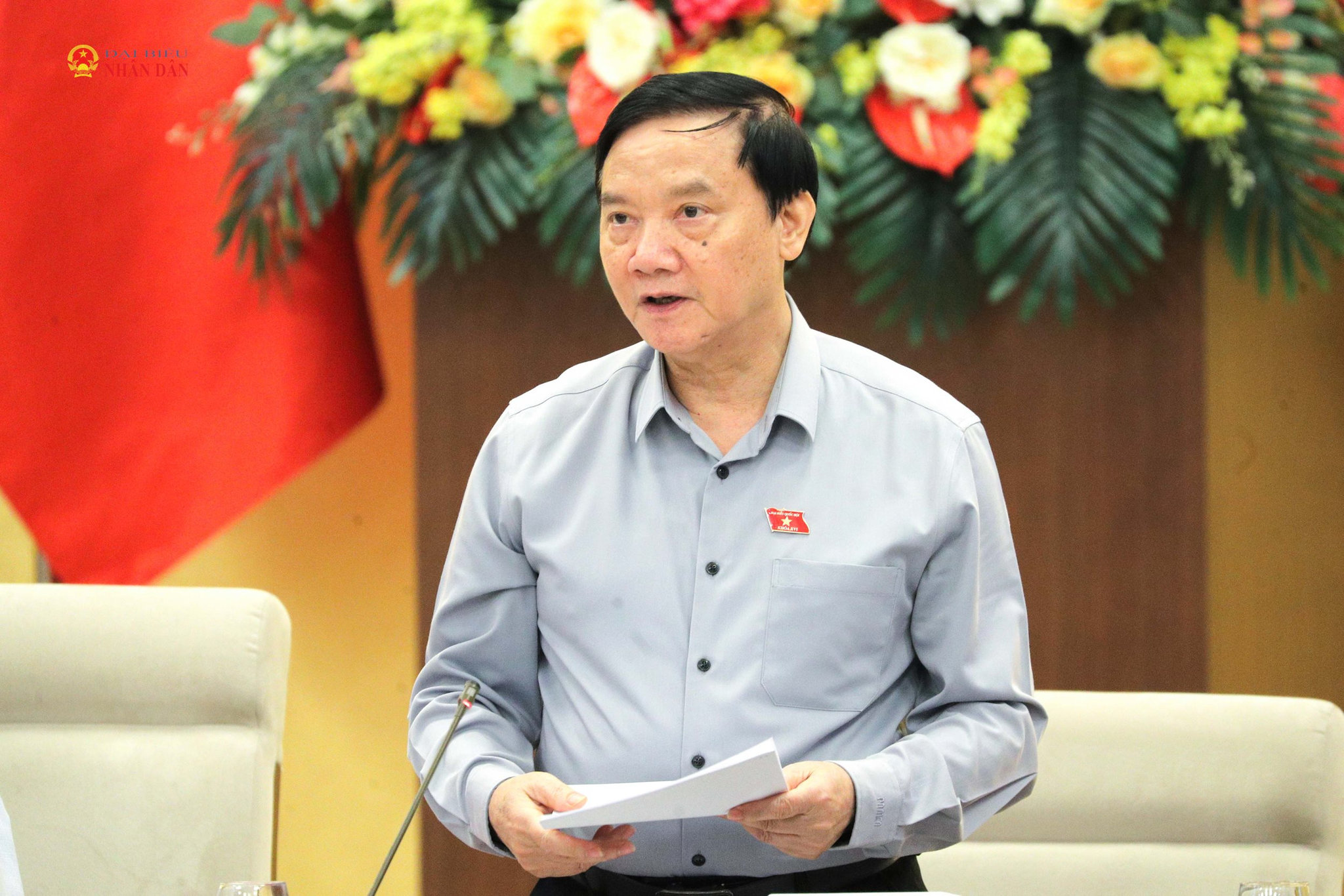 Phó Chủ tịch Quốc hội Nguyễn Khắc Định điều hành phiên họp.