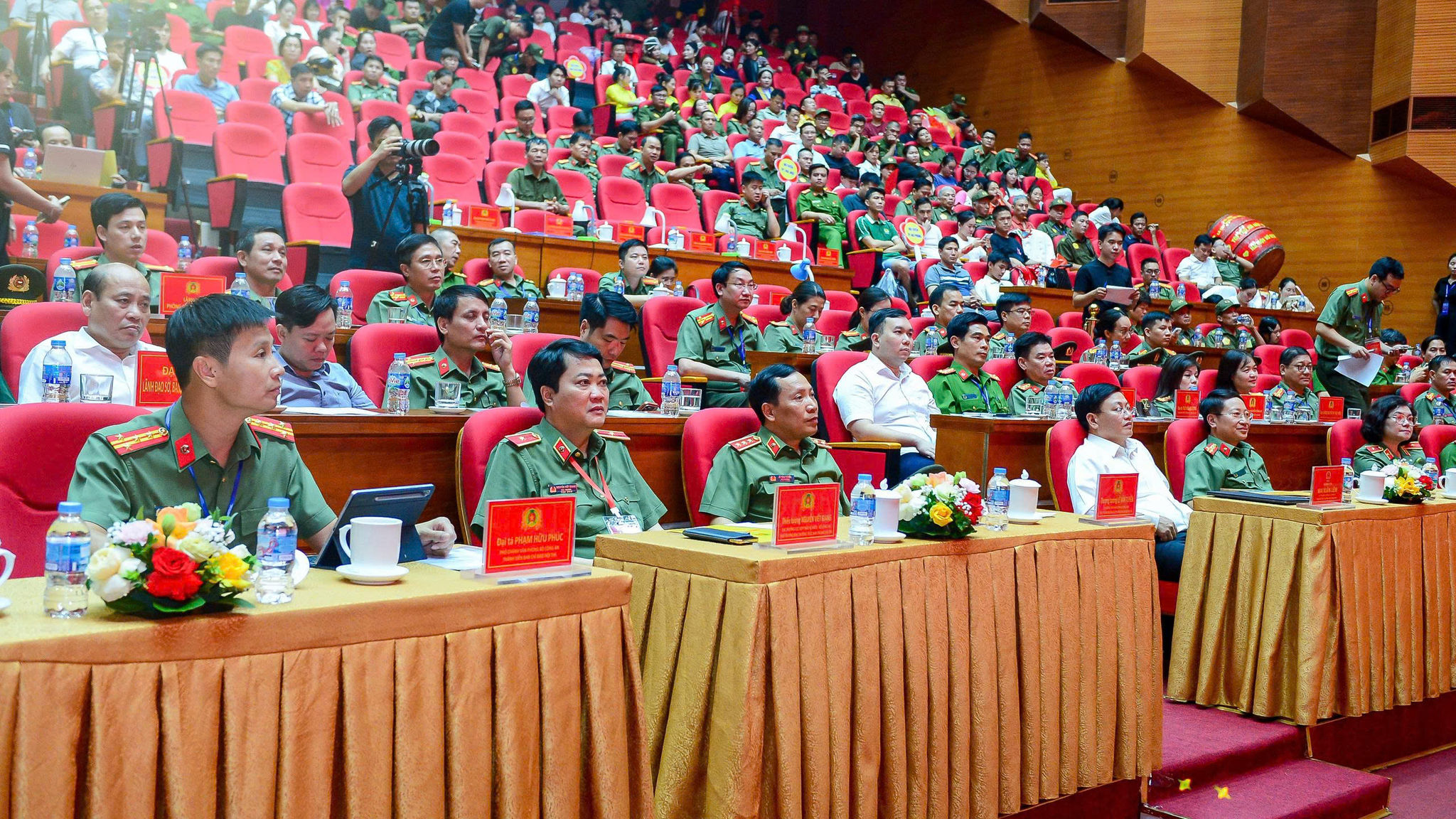 cce40b5ddca25dfc04b3.jpg