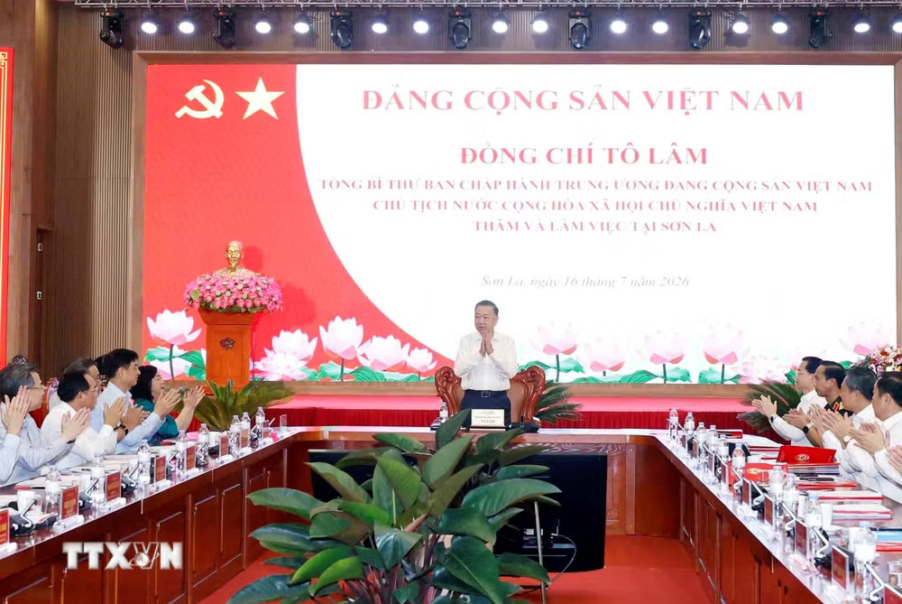 e37fa81c9b95c47d4e26352a00580f12f-_ttxvn-tong-bi-thu-chu-tich-nuoc-lam-viec-voi-ban-thuong-vu-tinh-uy-son-la-1607-3.jpg.avif