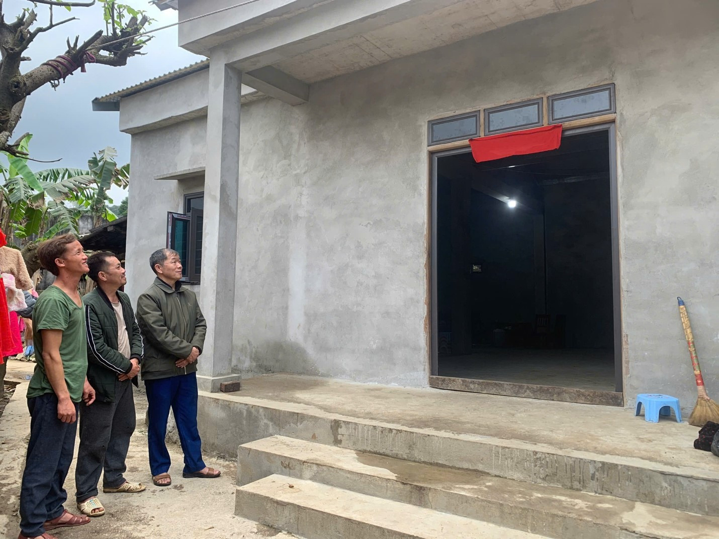 Niềm hạnh phúc của người dân vùng cao Tuyên Quang trong ngày căn nhà mới hoàn thành, kết tinh từ sự chung tay của cả cộng đồng.
