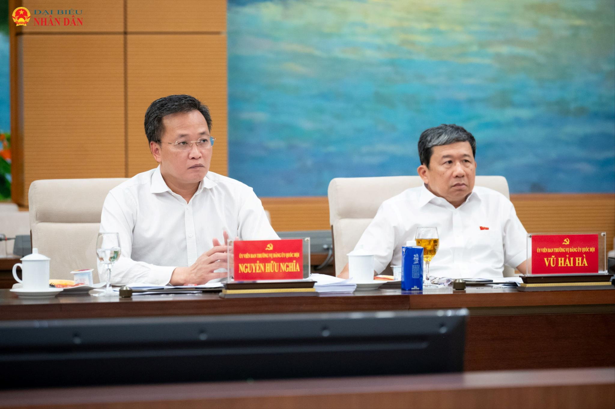 Tổng Kiểm toán Nhà nước, Chủ nhiệm Ủy ban Kiểm tra Đảng ủy Quốc hội Nguyễn Hữu Nghĩa và Phó Chủ nhiệm Thường trực Ủy ban Quốc phòng, An ninh và Đối ngoại Vũ Hải Hà dự Hội nghị