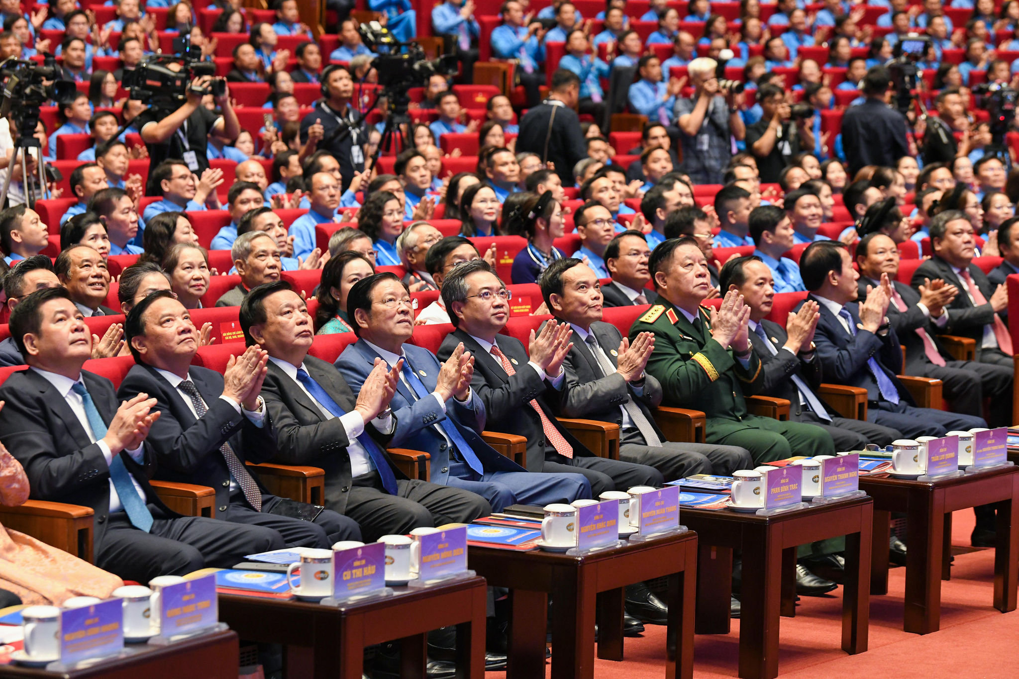 cac-dai-bieu-du-dai-hoi.jpg