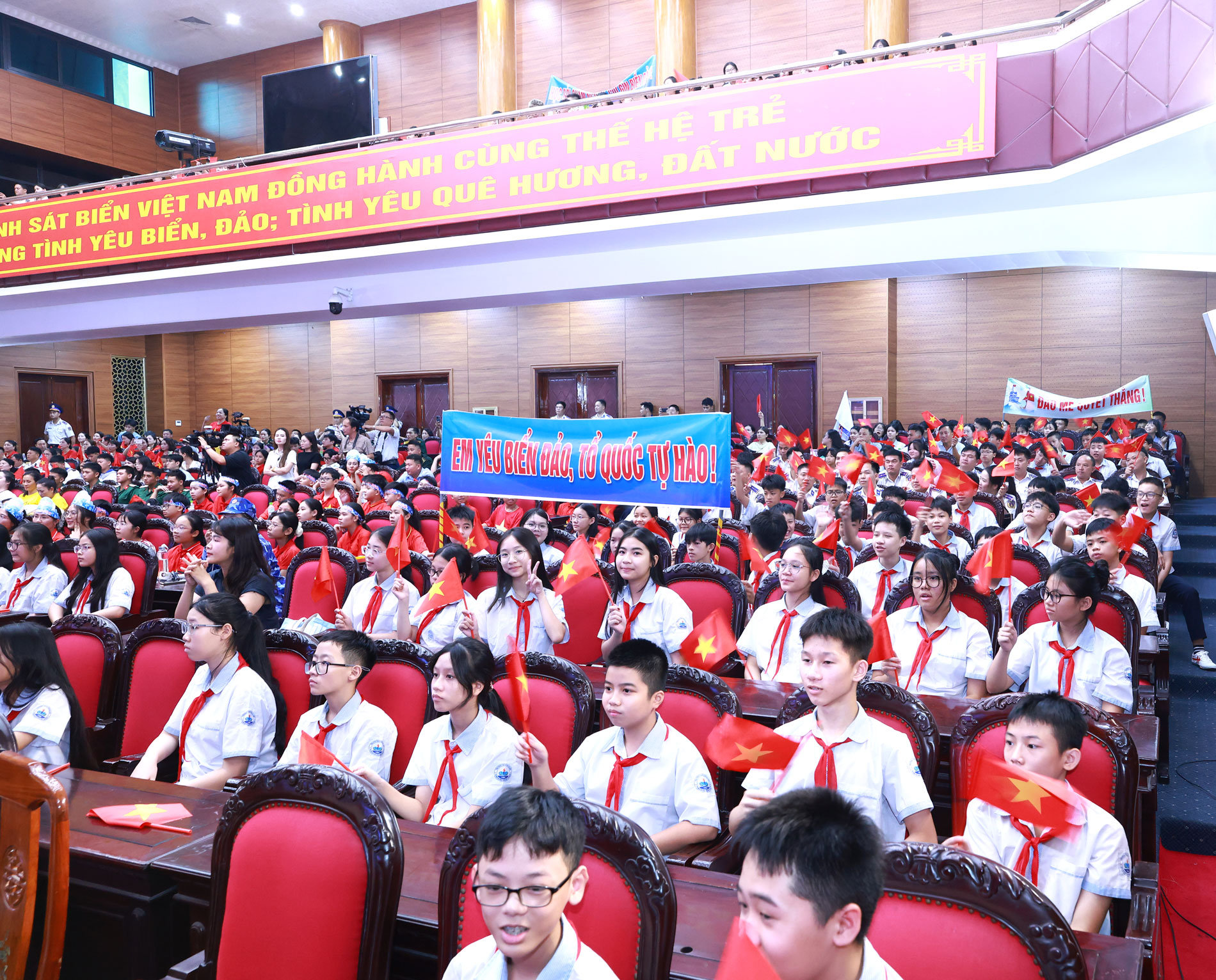 old.canhsatbien.vn-upload-files-1-hoat-dong-csb-cuoc-thi-em-yeu-bien-dao-nam-2026-thang-7-kv2-_14.jpg