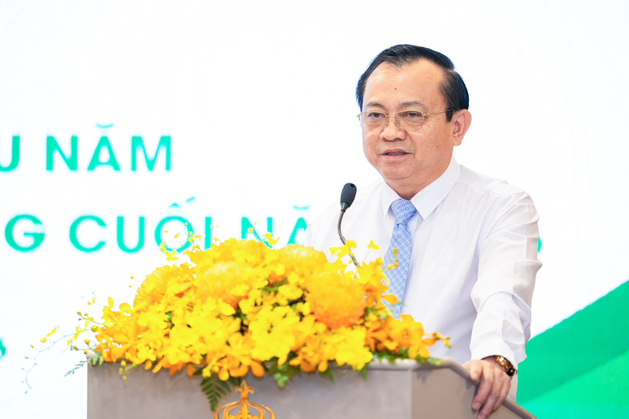 2tm_6649_1.jpg