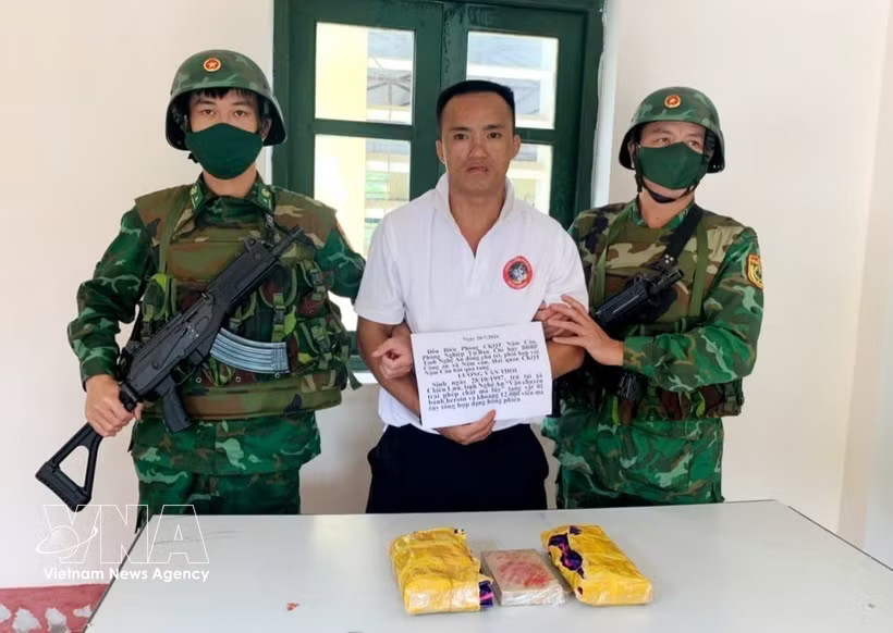 Luong Van Thoi (born in 1997), a resident of Tan Tien village in Chieu Luu commune, Nghe An province, at the investigation agency's office. (Photo: VNA)