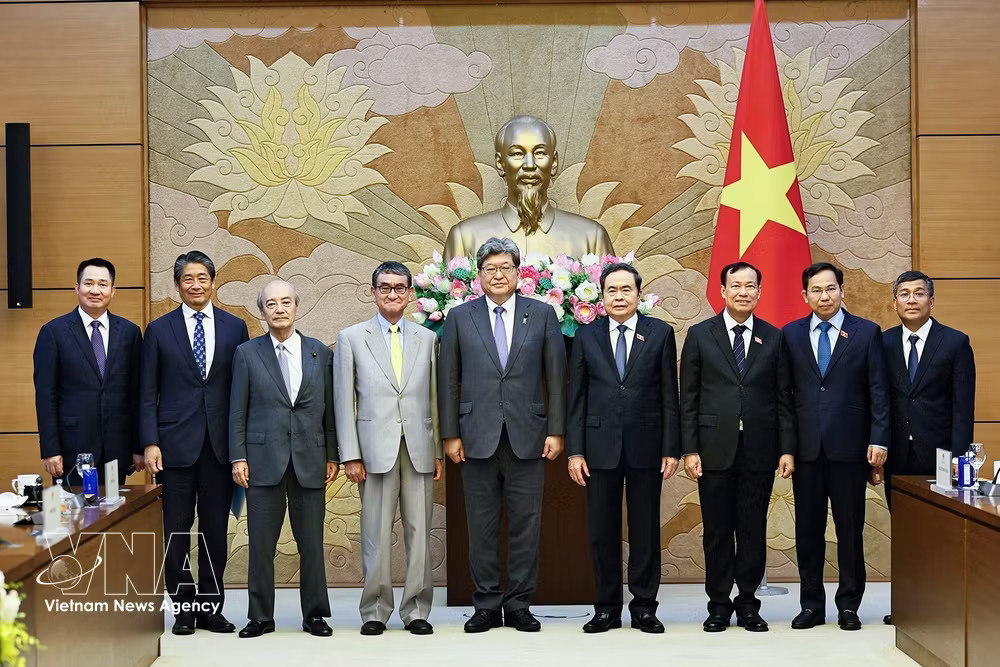 vnanet-potal-chu-tich-quoc-hoi-tiep-quyen-tong-thu-ky-dang-dan-chu-tu-do-nhat-ban-8904223.jpg