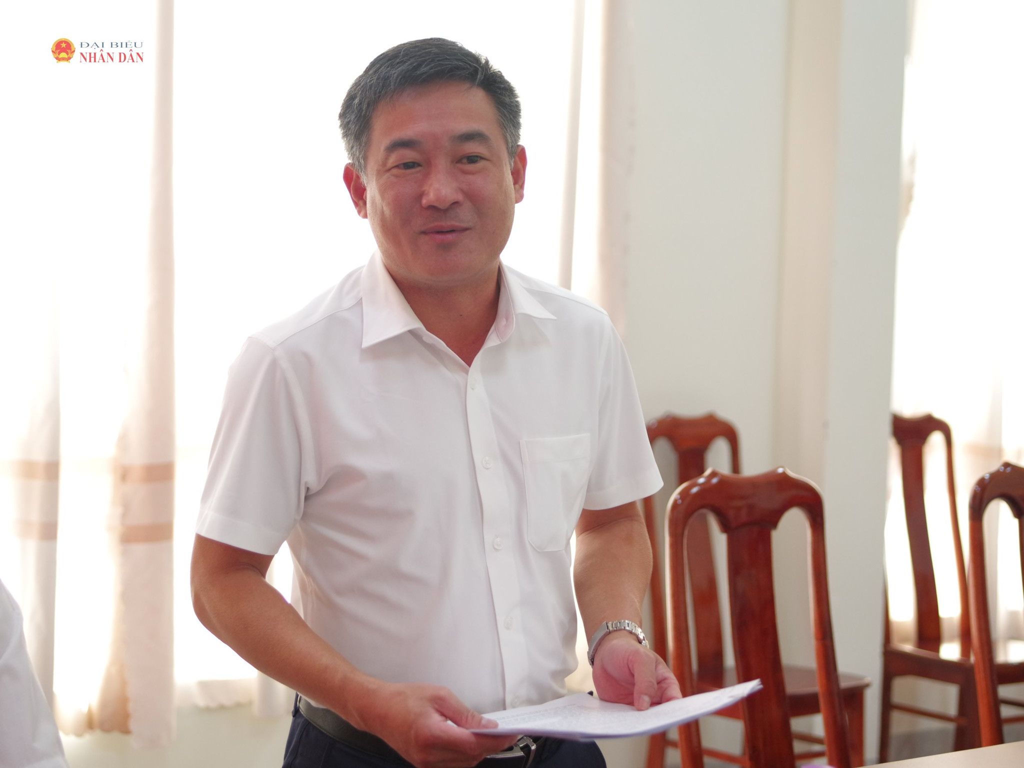 Phó Giám đốc Trung tâm Phát triển quỹ đất tỉnh Đào Nam Cường báo cáo tình hình hoạt động với Đoàn khảo sát