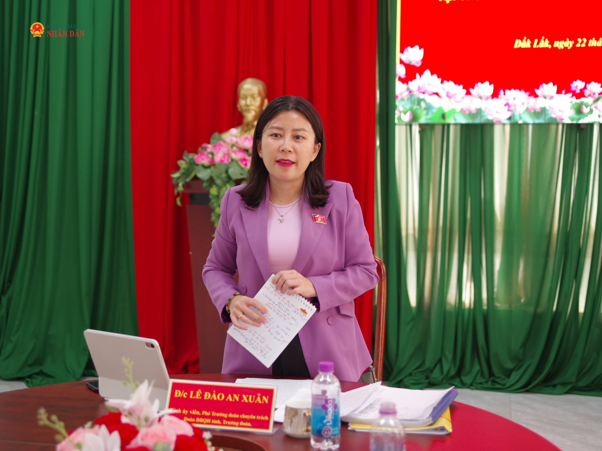 Phó Trưởng đoàn chuyên trách Đoàn ĐBQH tỉnh Lê Đào An Xuân phát biểu tại buổi làm việc