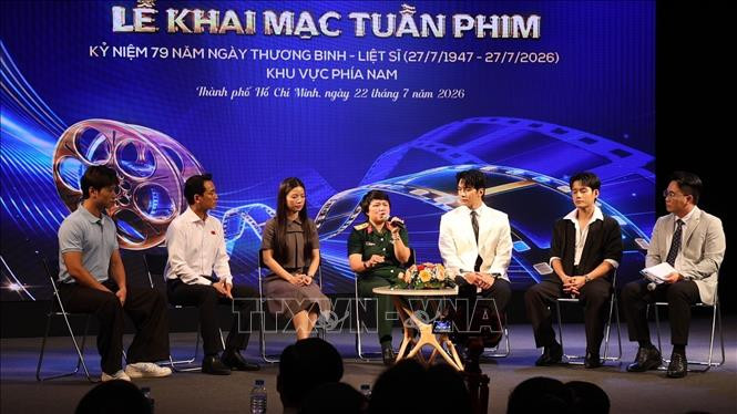 Mưa đỏ