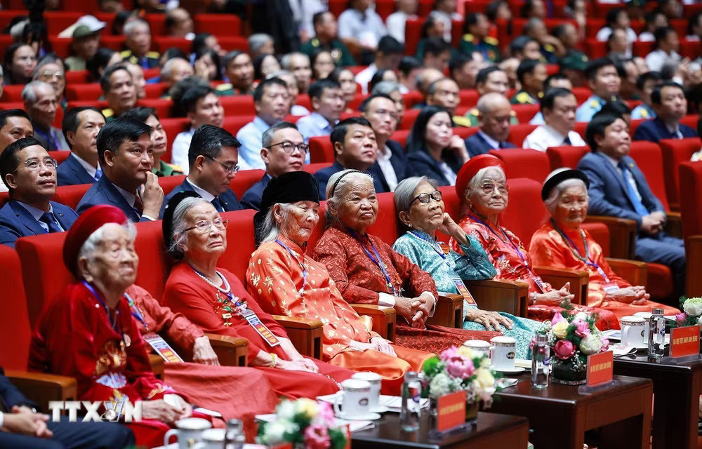 b5af0ba08bdc2d8ce7c32031286a9-_ttxvn-thu-tuong-du-hoi-nghi-tri-an-nguoi-co-cong-voi-cach-mang-toan-quoc-nam-2026-8.jpg.jpg
