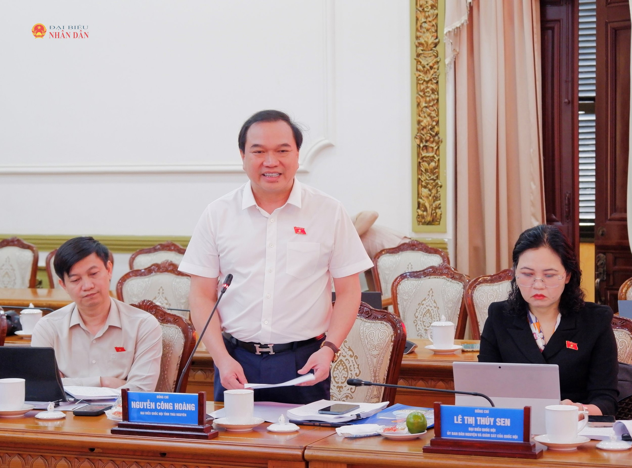 ĐBQH, Giám đốc Bệnh viện Trung ương Thái Nguyên Nguyễn Công Hoàng phát biểu. Ảnh: Hoa Lê