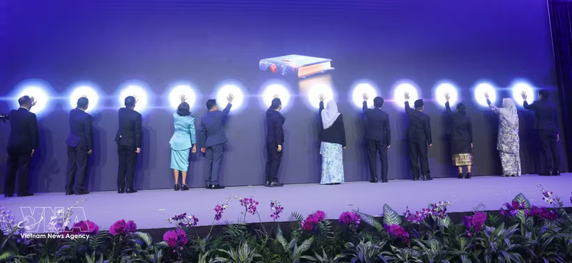 Leaders of ASEAN member states' education ministries launch the ASEAN Education Work Plan 2026–2030. (Photo: VNA)