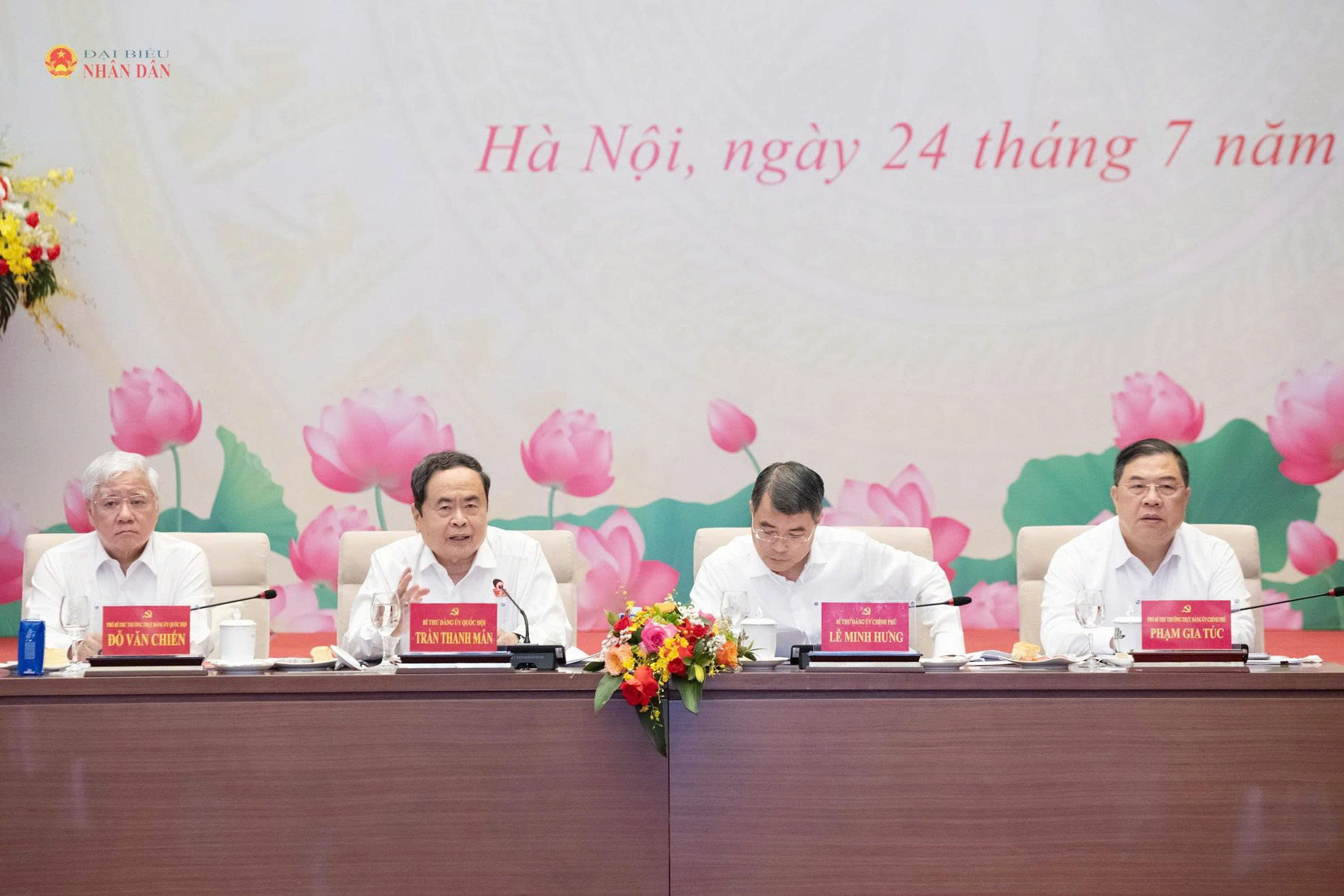 Chủ tịch Quốc hội Trần Thanh Mẫn và Thủ tướng Lê Minh Hưng đồng chủ trì Hội nghị