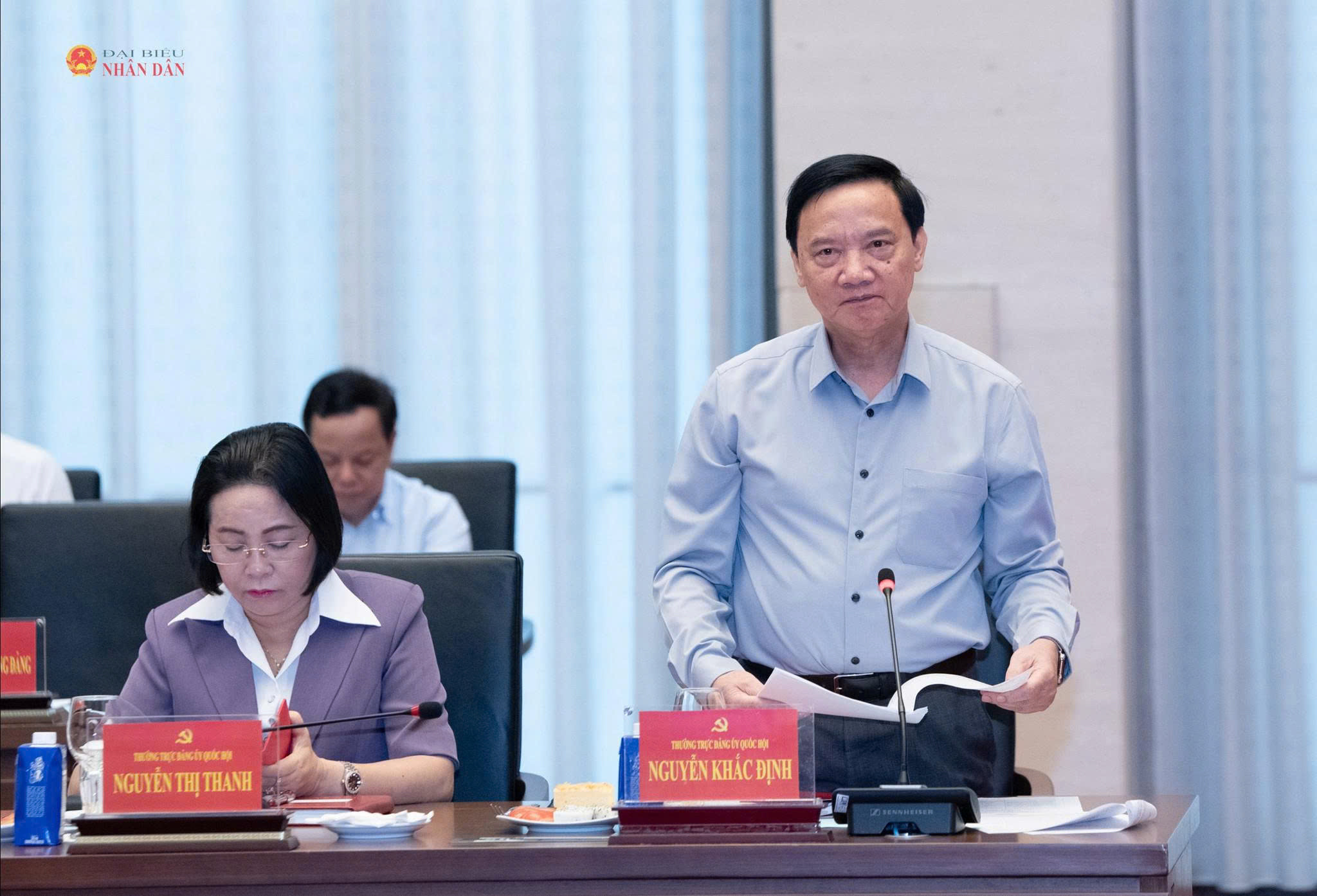 Phó Chủ tịch Quốc hội Nguyễn Khắc Định phát biểu.