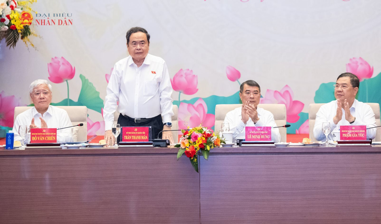 Chủ tịch Quốc hội Trần Thanh Mẫn và Thủ tướng Lê Minh Hưng đồng chủ trì Hội nghị.