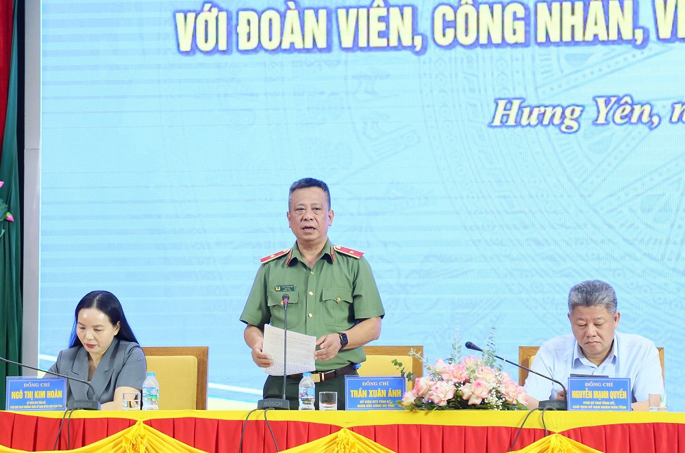 Đồng chí Giám đốc Công an tỉnh Trần Xuân Ánh trả lời ý kiến, kiến nghị của đoàn viên, công nhân, người lao động_