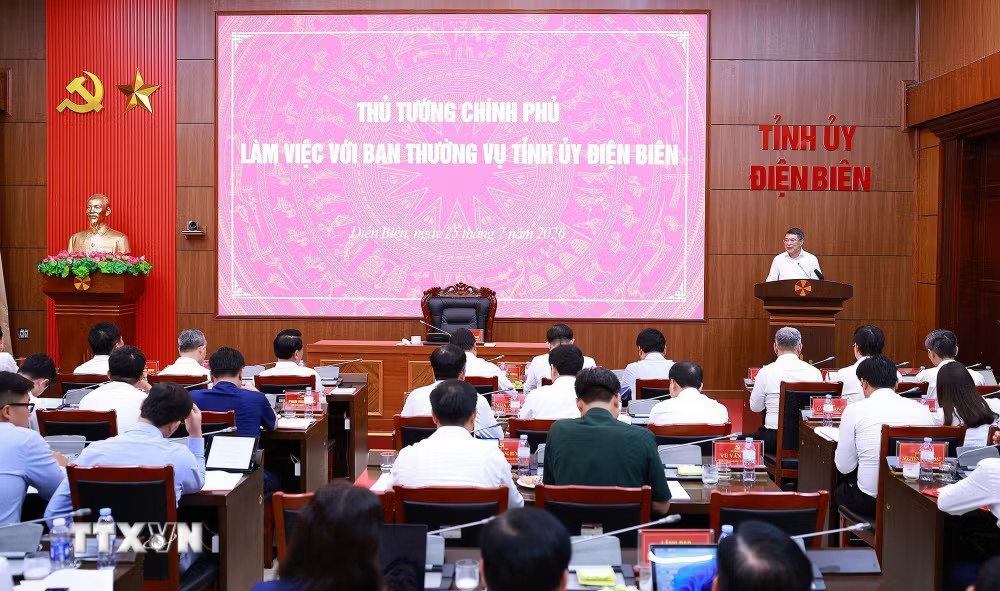 ad848c4390efc3bd86f38ed094f6b3504f5b0c7e1a2b8208695e149-_ttxvn-thu-tuong-lam-viec-voi-ban-thuong-vu-tinh-uy-dien-bien-8.jpg.avif