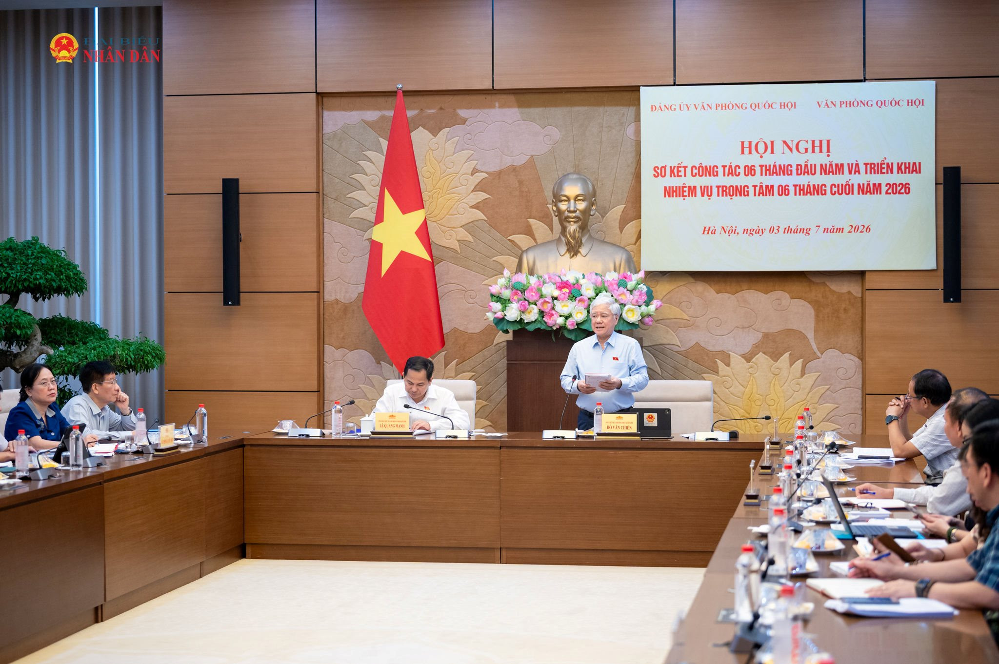 Phó Bí thư Thường trực Đảng ủy Quốc hội, Phó Chủ tịch Thường trực Quốc hội Đỗ Văn Chiến phát biểu