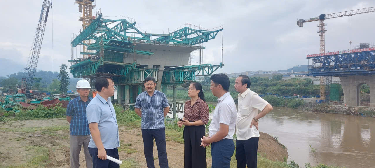 Khảo sát đầu tư Dự án cầu đường bộ qua sông Hồng biên giới Bát Xát (Việt Nam) - Bá Sái (Trung Quốc)