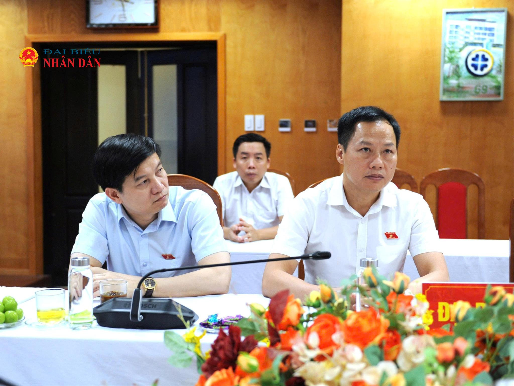 cac-thanh-vien-doan-giam-sat-lam-viec-voi-benh-vien-da-khoa-so-1-tinh-lao-cia(1).jpg