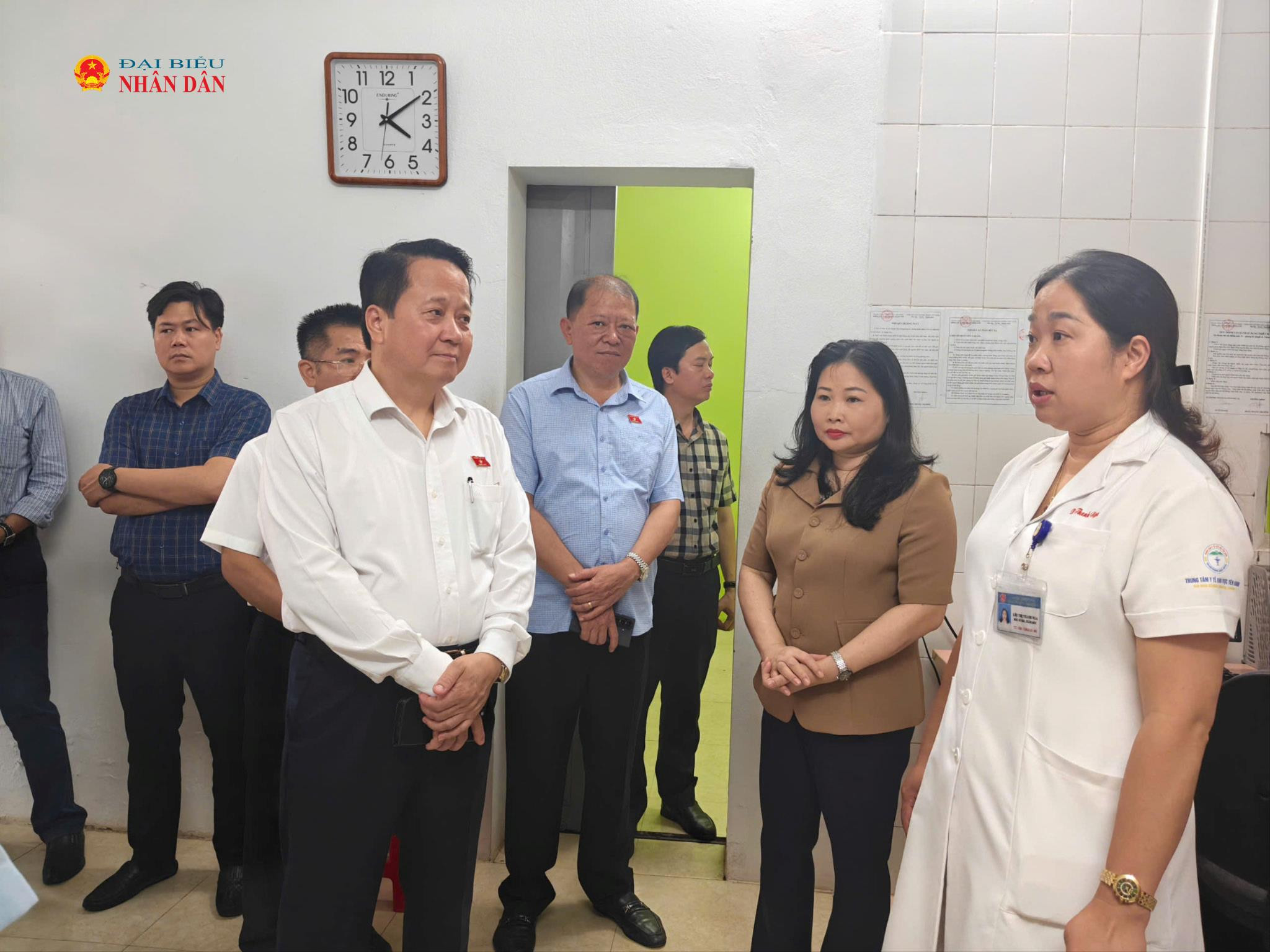 doan-giam-sat-khao-sat-co-so-vat-chat-cong-tac-kham-chua-benh-tai-tram-y-te-phuong-nam-cuong(1).jpg