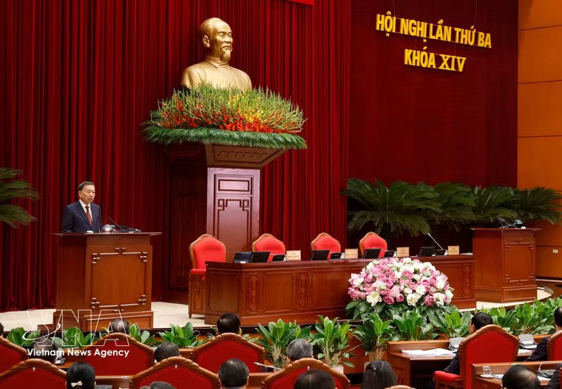 Party General Secretary and State President To Lam speaks at the closing ceremony of the third meeting of the 14th Party Central Committee. (Photo: VNA)