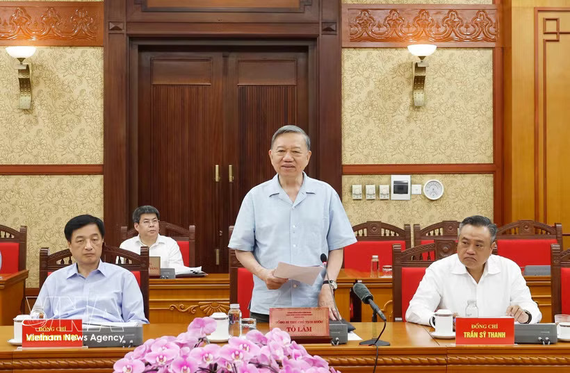 Party General Secretary and State President To Lam (centre) speaks at the working session with the Standing Board of the Government Inspectorate's Party Committee and its leaders on July 27, 2026. (Photo: VNA)