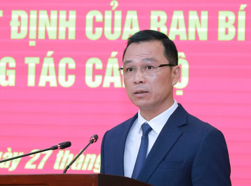 Deputy Secretary of the Party Committee and Chairman of the People’s Committee of Thanh Hoa province To Anh Dung speaks at the conference on July 27. (Photo published by VNA)