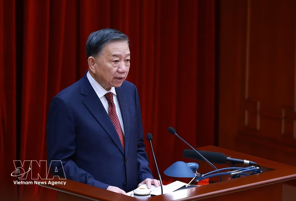 Party General Secretary and State President To Lam speaks at the closing session of the 14th Party Central Committee's third plenum. (Photo: VNA) vnanet-l.jpg