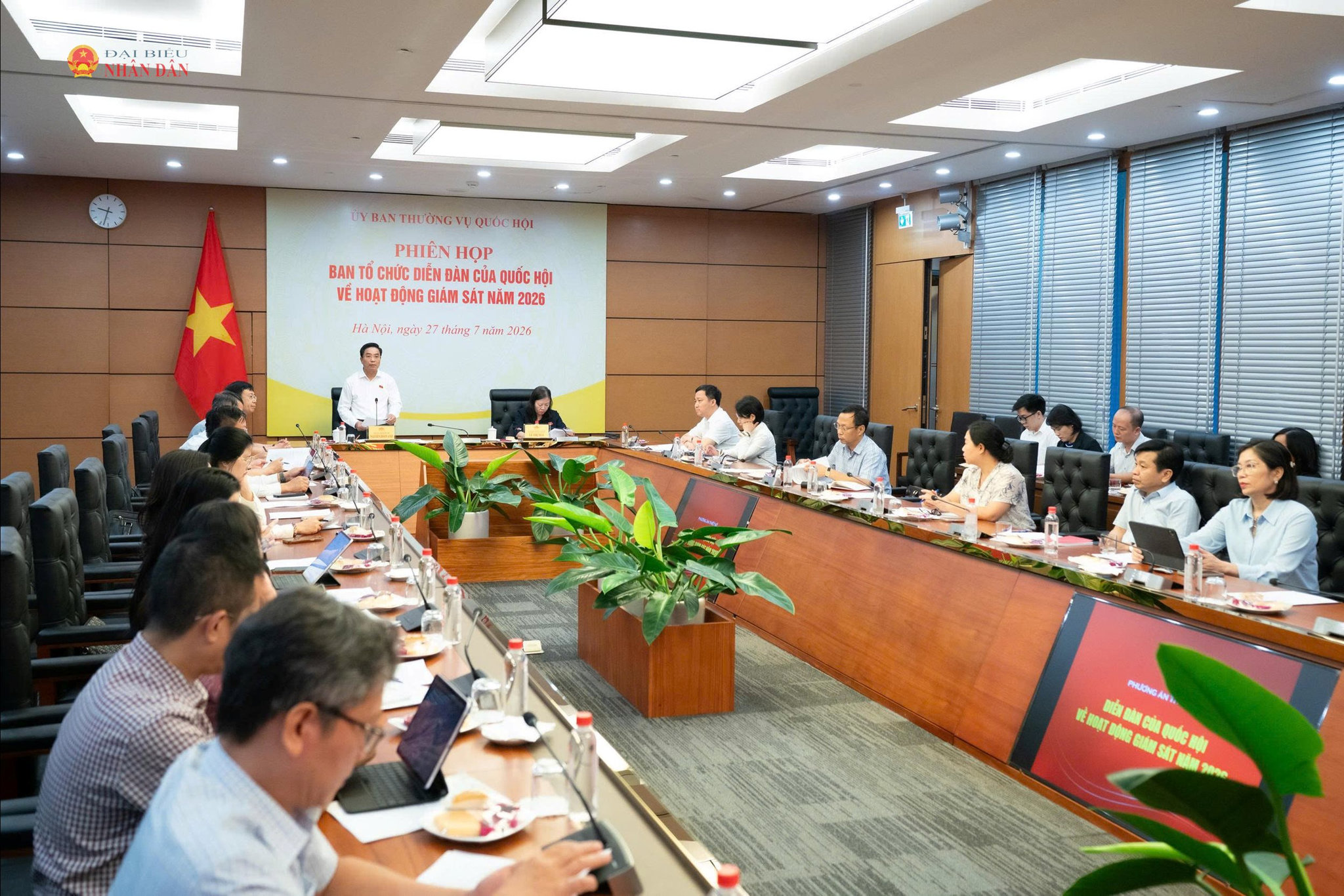 Quang cảnh Phiên họp