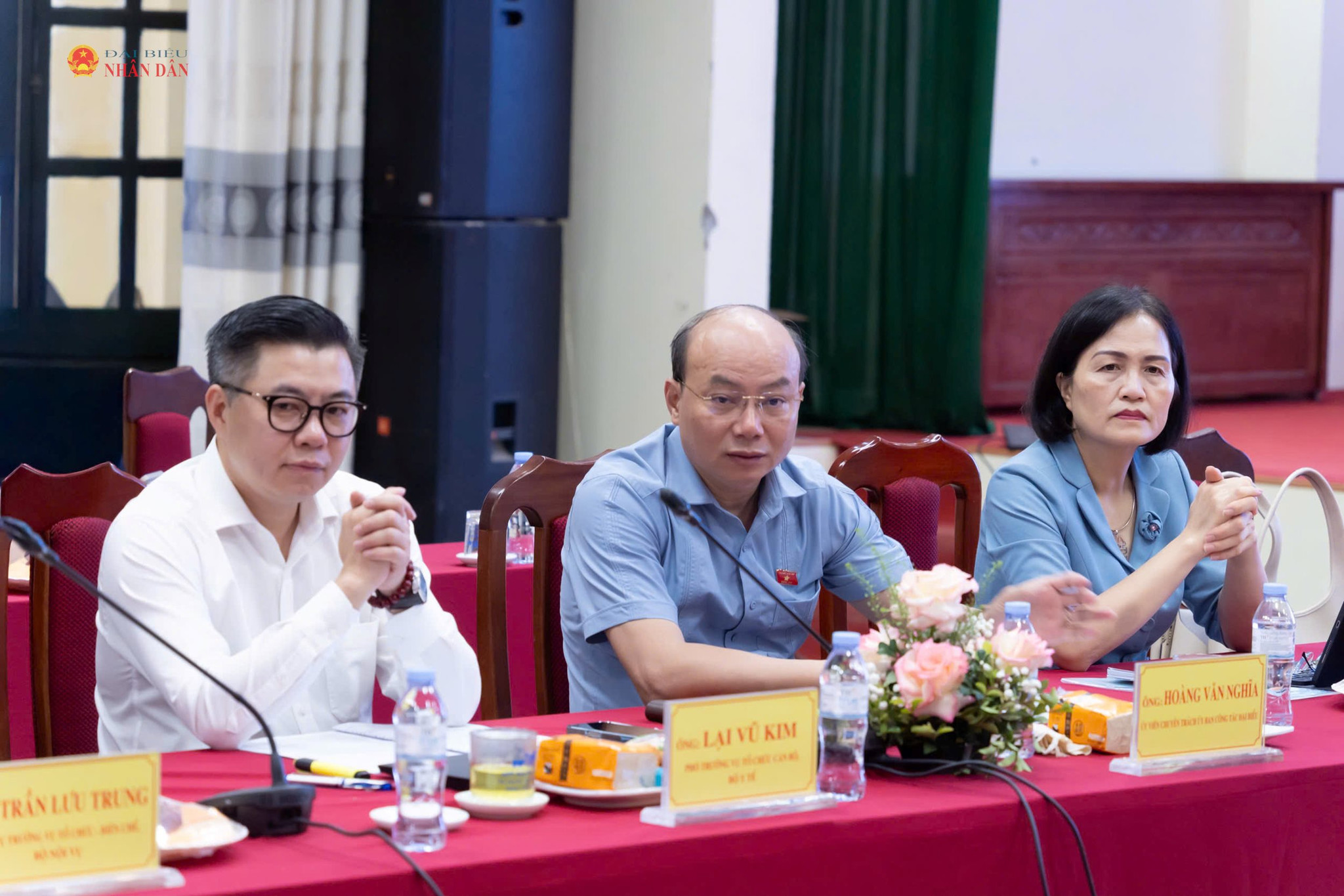 Các đại biểu tham dự cuộc làm việc với xã Ô Diên (1)